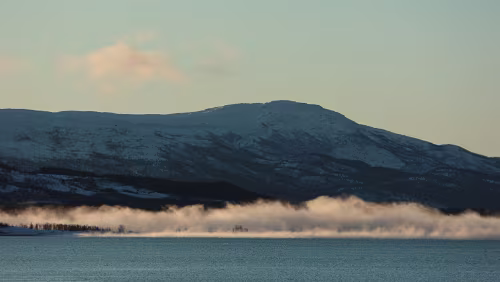 Bodø – Saltfjellet – Mosjøen Sonnenaufgang am „ Skjerstadfjorden “.
