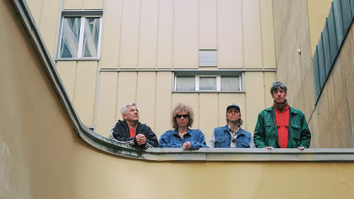 Valkyrien Allstars Valkyrien kommer med nytt album. Nummer syv i rekken. “Venter på noen, som venter på noen” som slippes 13.juni 2025. Denne følger opp det kritikerroste albumet...