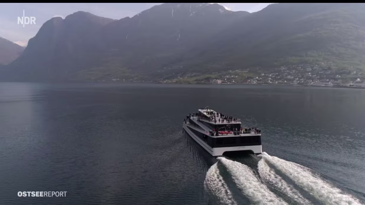 26.05.2019 | Norwegen - Vorreiter in der Elektromobilität 26.05.2019 | 44 Min. | Verfügbar bis 26.08.2019 | Quelle: NDR Werden mit Schweröl fahrende Kreuzfahrtschiffe wirklich...