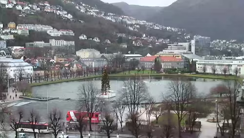 Finse stasjon Bergen, Festplassen