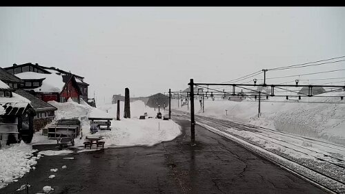 Finse Es ist schon zu warm, dass der Schnee noch liegen bleibt.