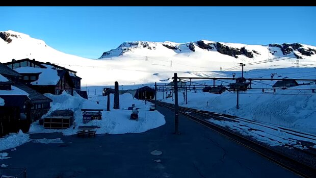 Mai Bilder von der WebCam Finse stasjon .