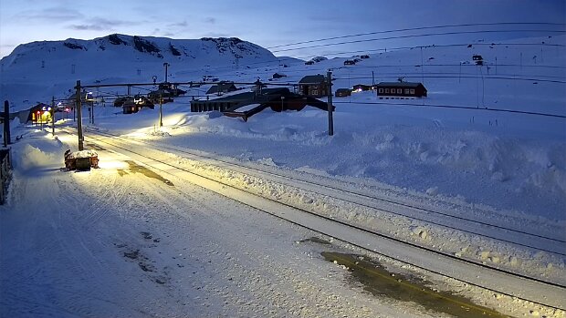 März Bilder von der WebCam Finse stasjon .