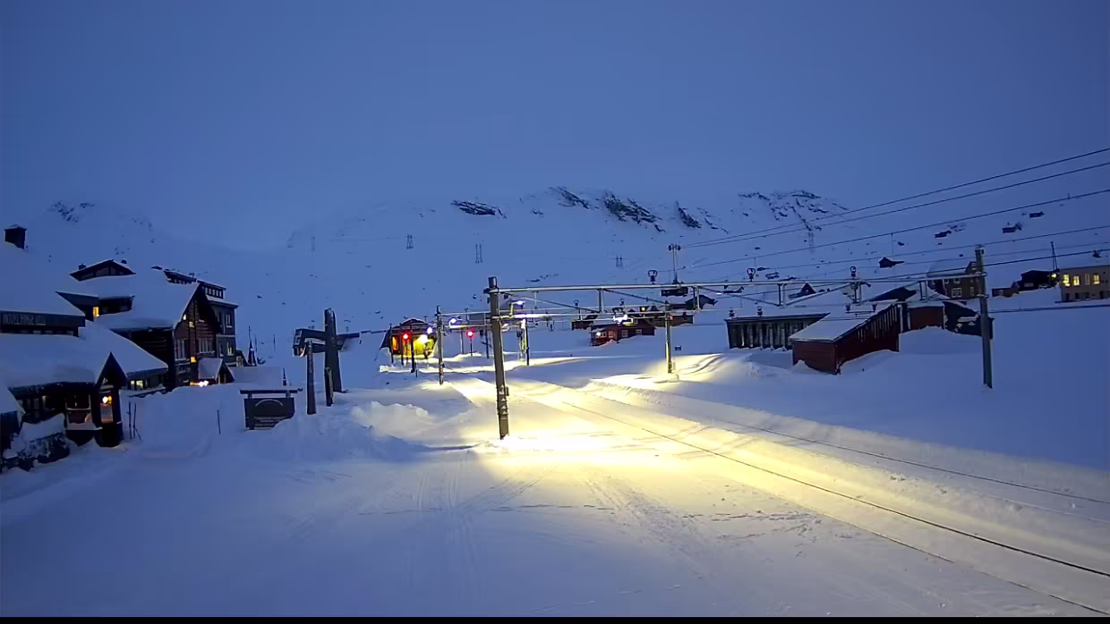 Januar Bilder von der WebCam Finse stasjon .