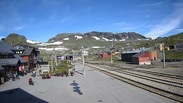 August Bilder von der WebCam Finse stasjon .