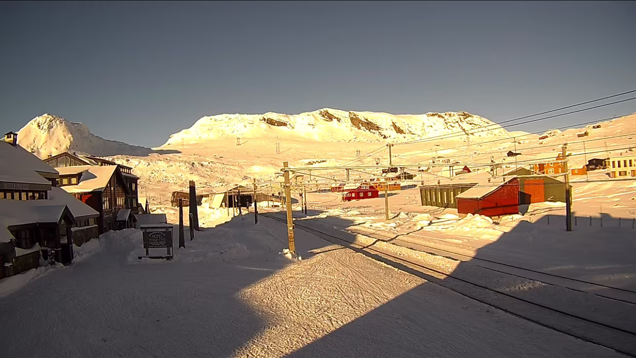 November Bilder von der WebCam Finse stasjon .