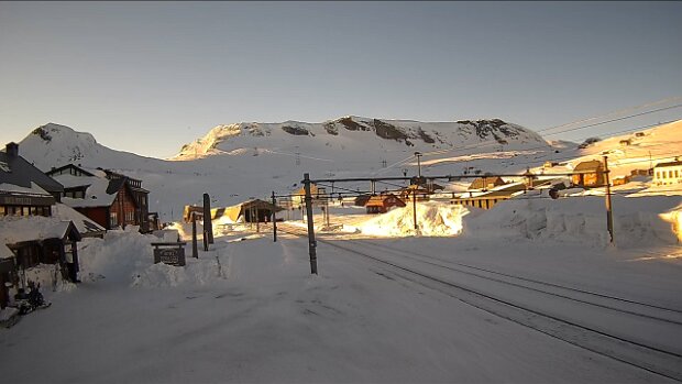 März Bilder von der WebCam Finse stasjon .