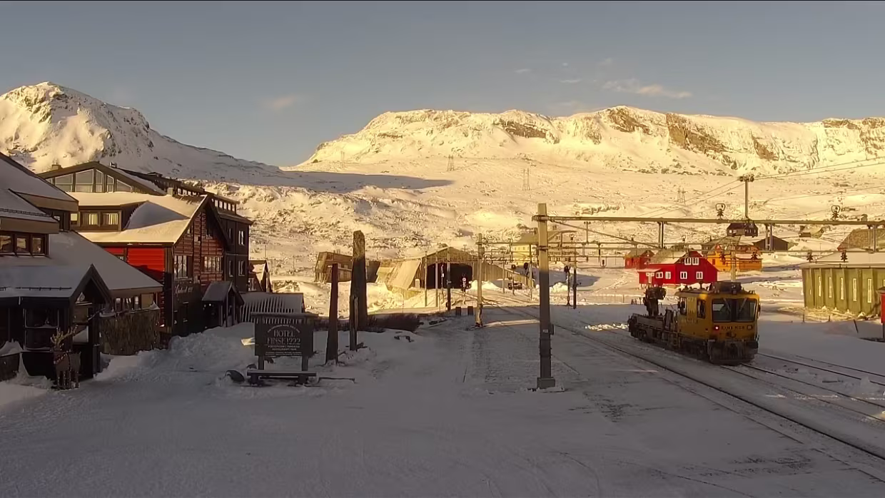 November Bilder von der WebCam Finse stasjon .