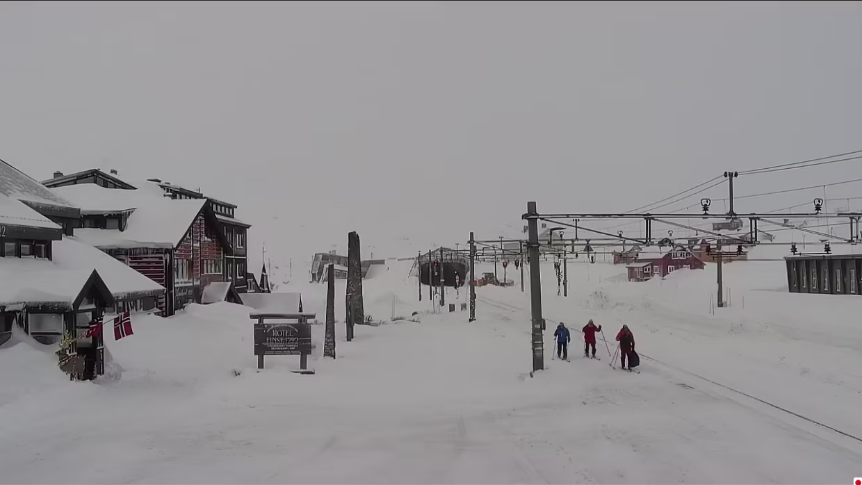 Januar Bilder von der WebCam Finse stasjon .