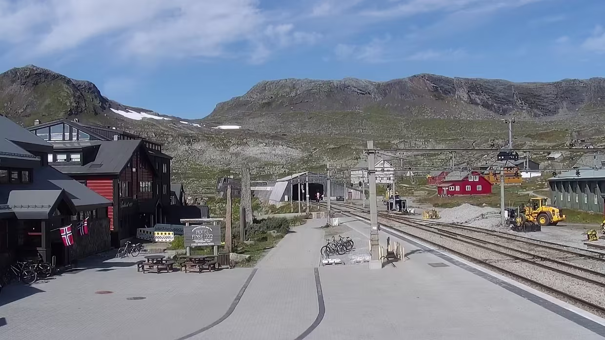 August Bilder von der WebCam Finse stasjon .