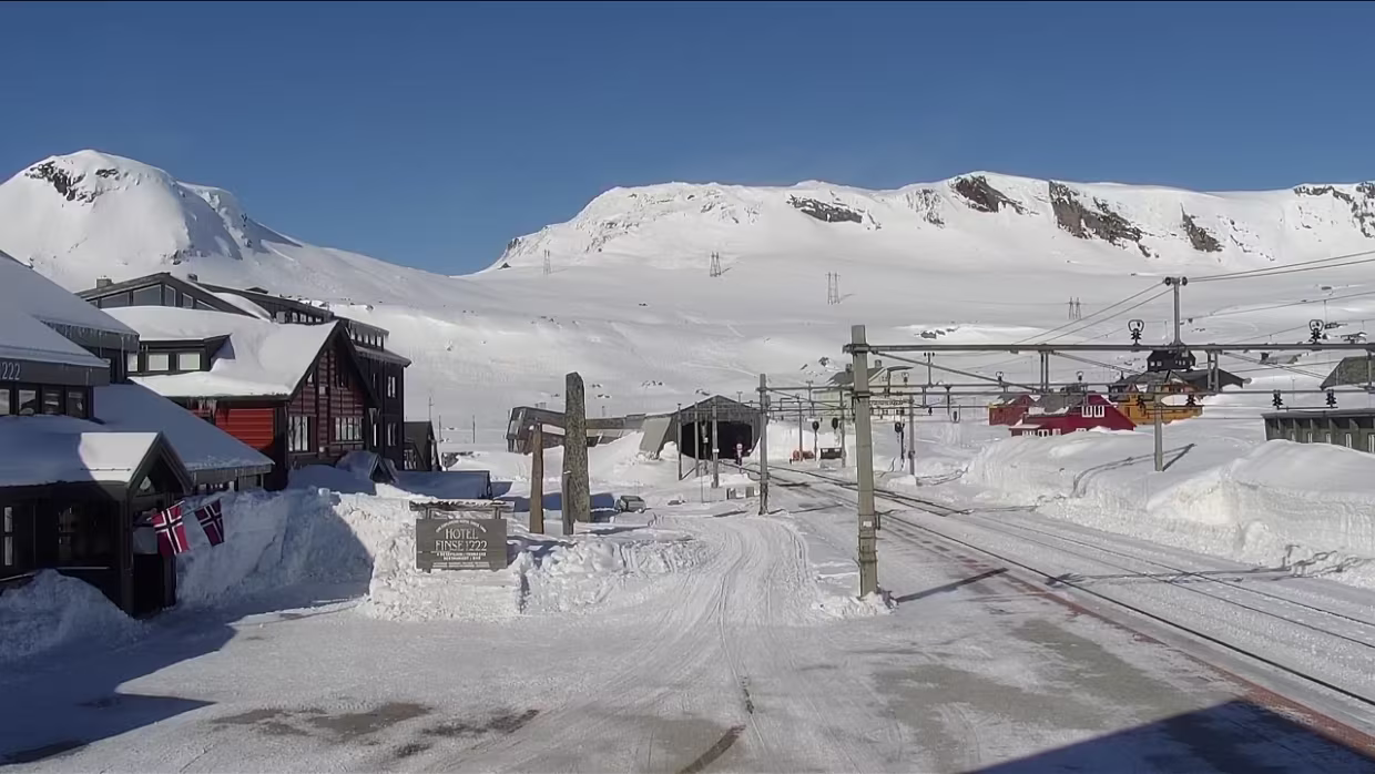 2025 Bilder von der WebCam Finse stasjon aus 2025.