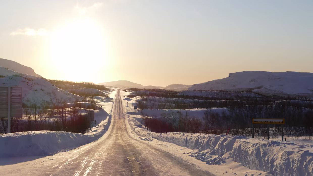 Fjelloverganger/ Wintersperren Karte mit Fjelloverganger mit WebCams und direkten Links zu den Wettervorhersagen Karte Wintersperren Zeichenerklärung...